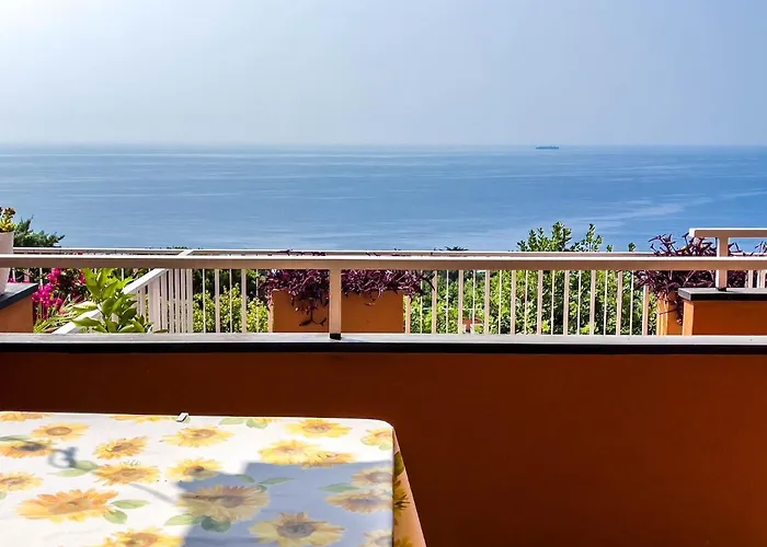Casa Vista Mare Le Ginestre Varazze