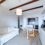 Casa Vista Mare Le Ginestre * ヴァラッツェ